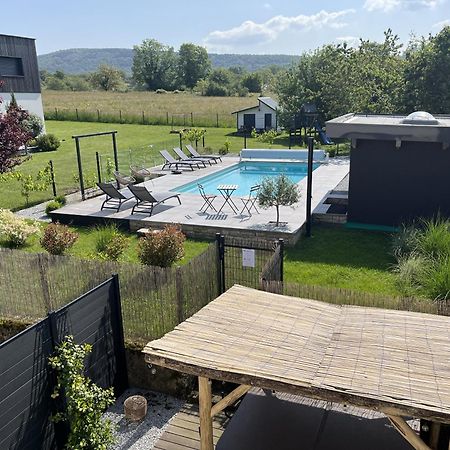 Appart-Hotel N 3 Avec Terrasse, Piscine, Petit-Dejeuner Et Parking Prive Chouzelot Exterior photo